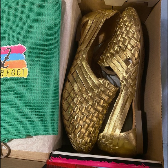 New Fiesta Feet Gold Gatsby Sandals - Picture 5 of 14